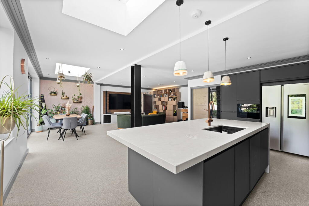 House in London - View 2