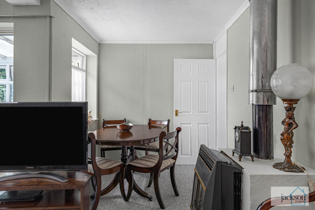 Silurian Close, Leominster, Herefordshire, HR6 8SU photo 4