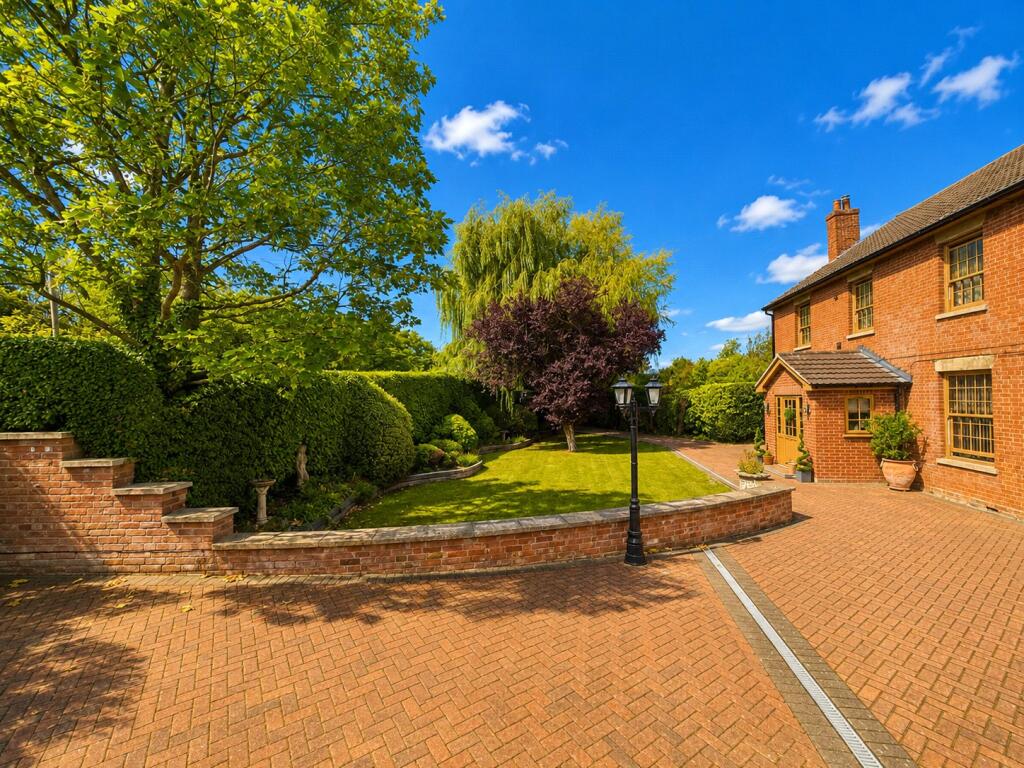 House in Taunton - View 2