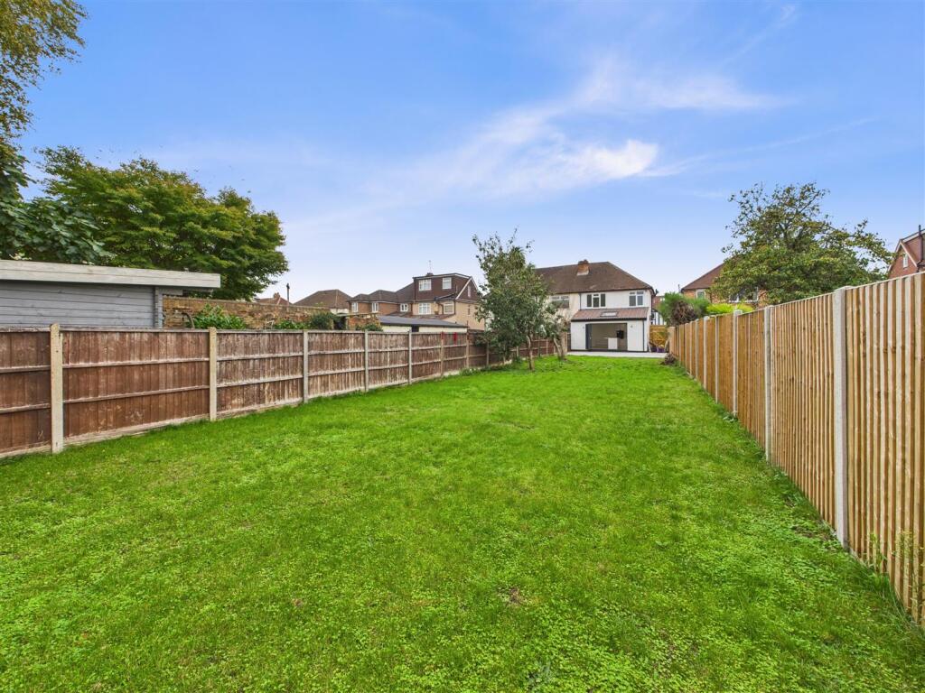 Garden Road, Walton-On-Thames photo 2