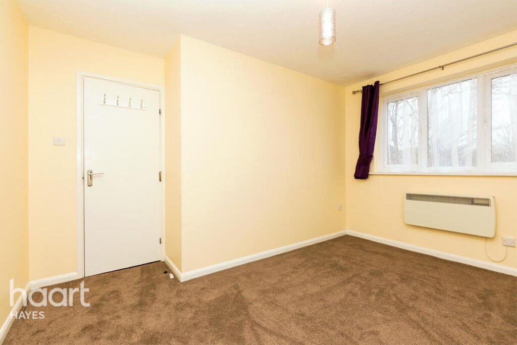 Apartment in Southall - View 5
