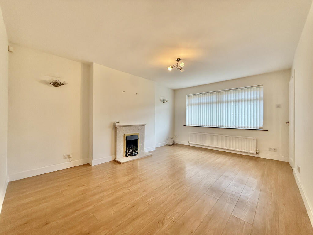 Thornleigh Crescent, Wakefield, West Yorkshire photo 3