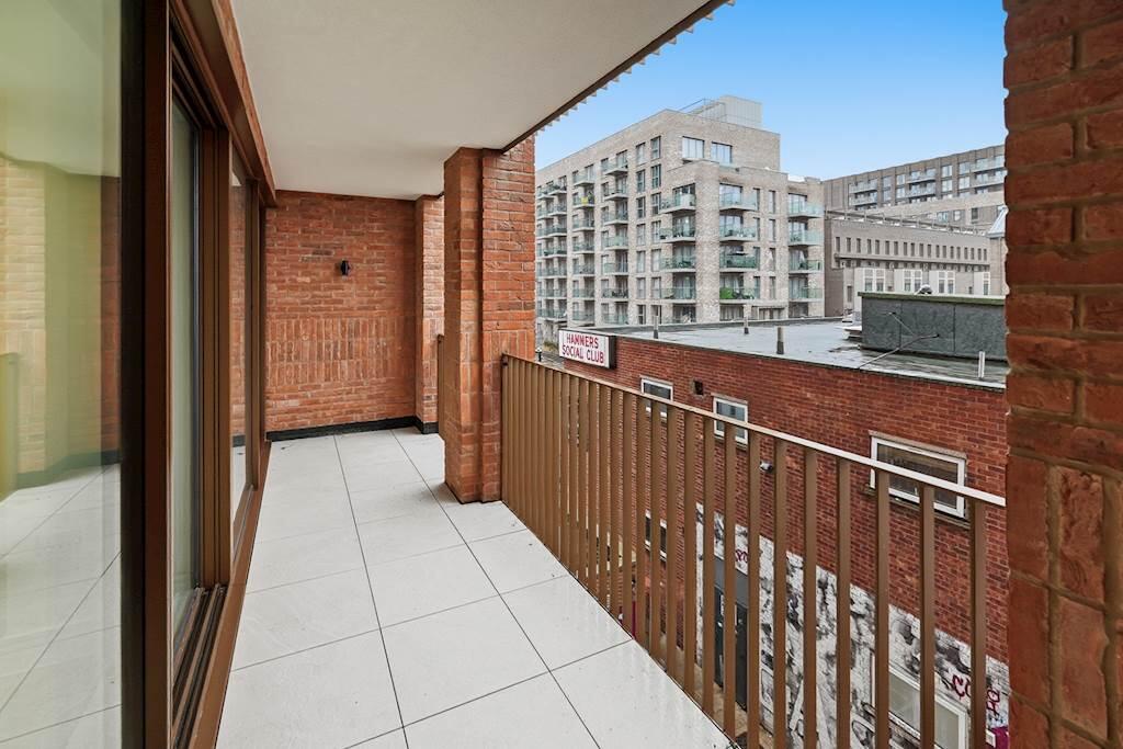 Apartment in London - View 5