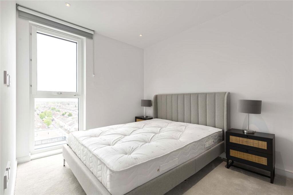 Apartment in Southall, London Borough of Ealing - More