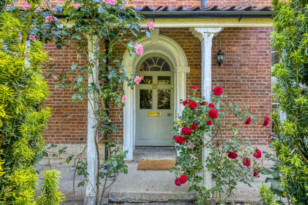 House in Glastonbury, Somerset - View 2