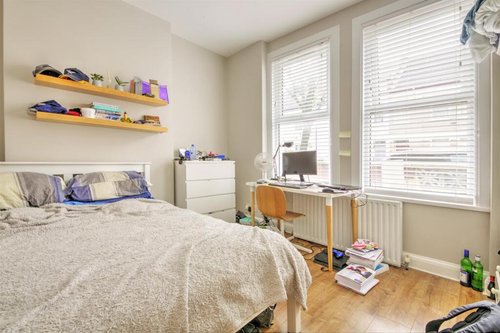 Apartment in London - View 5