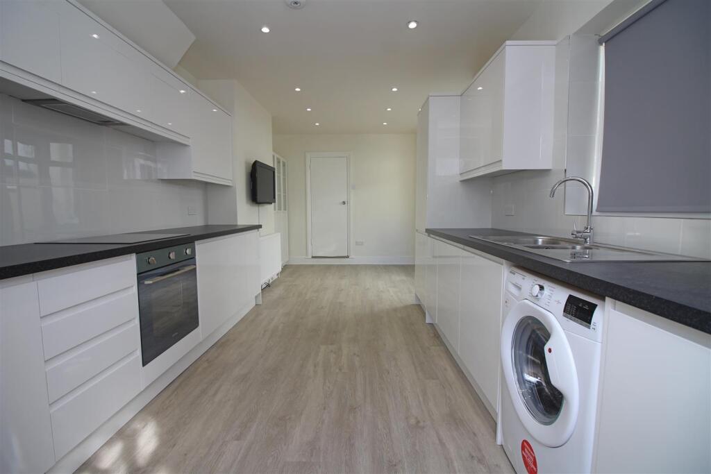 Main image of property: Thorpe Road, London