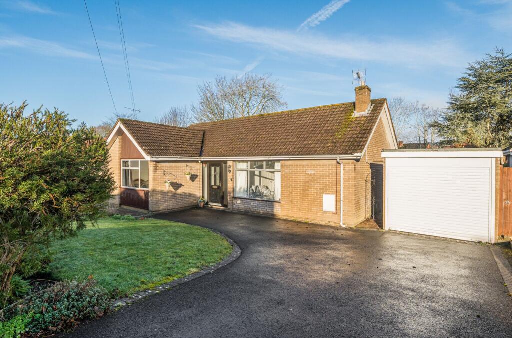 Main image of property: Beechwood Road, Nailsea, BS48