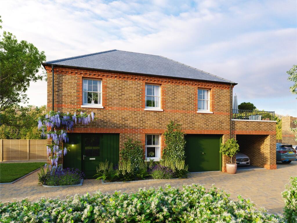 1-bed detached on Dorchester, Dorset, £70,000
