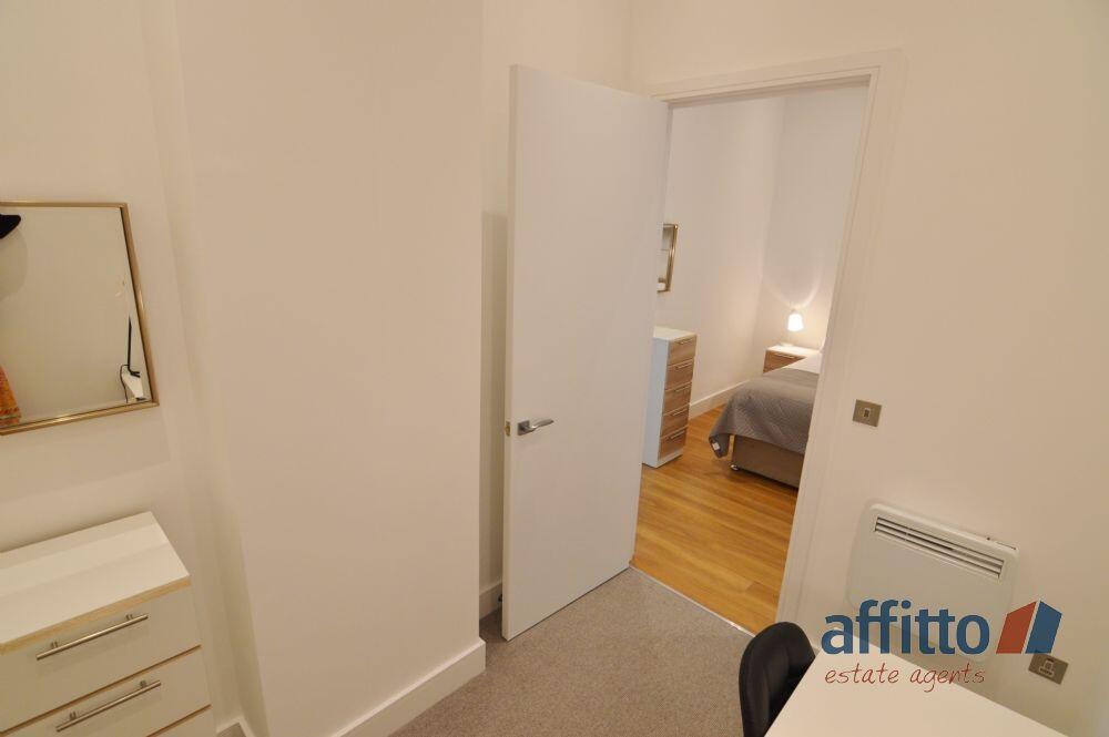Apartment in Slough - View 5