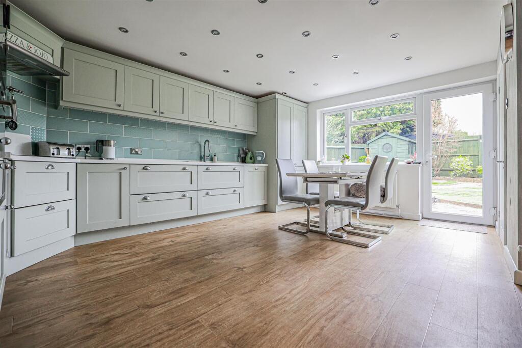 House in Dacorum, Leverstock Green - View 4