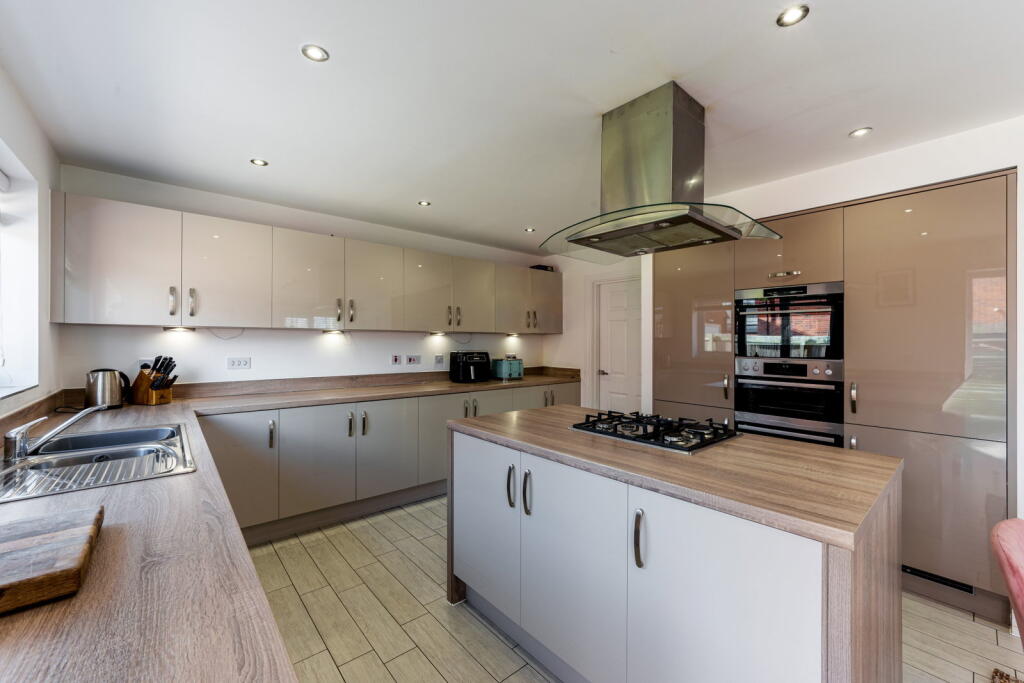 House in Lichfield, Fradley - View 5