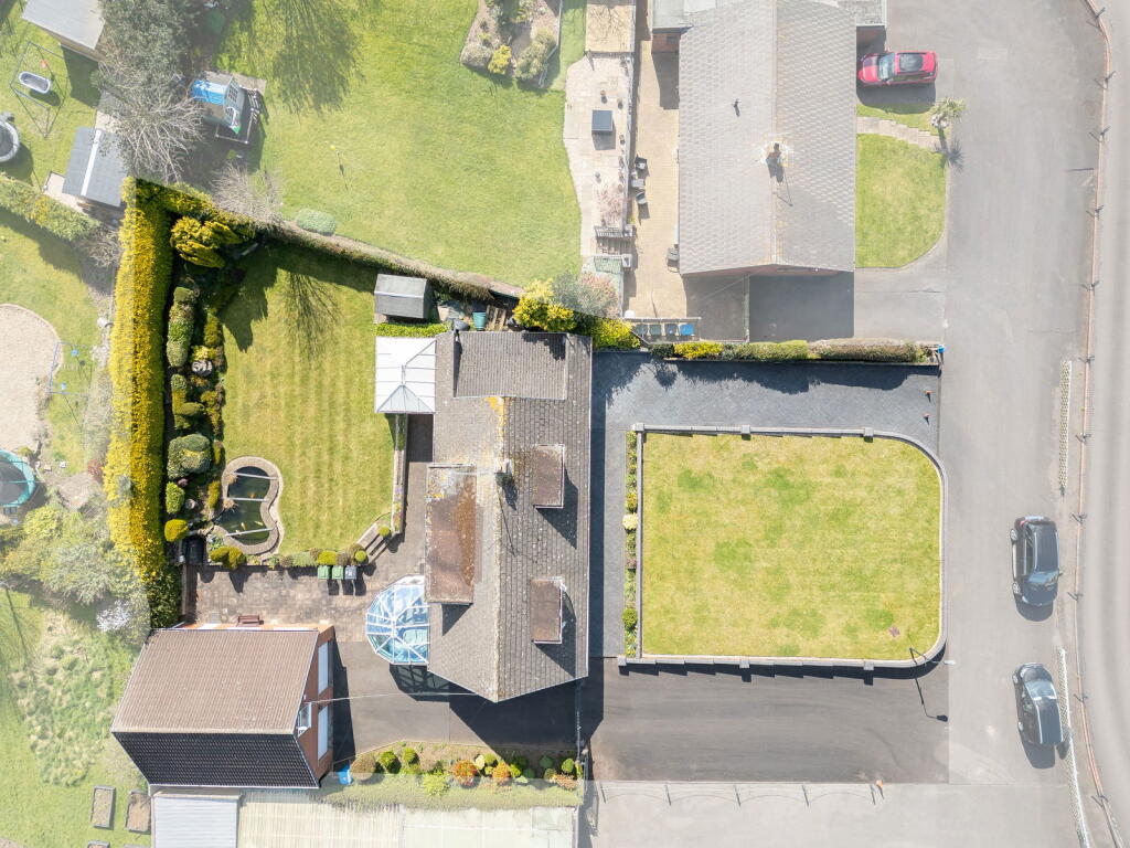 Dennfield Drive, Off Wolverhampton Road, Cheslyn Hay, Walsall photo 2