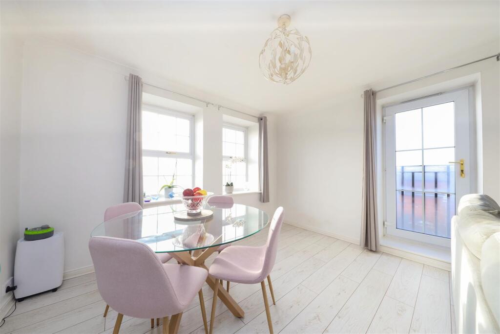 Pembroke Road, Ruislip – pohled 3
