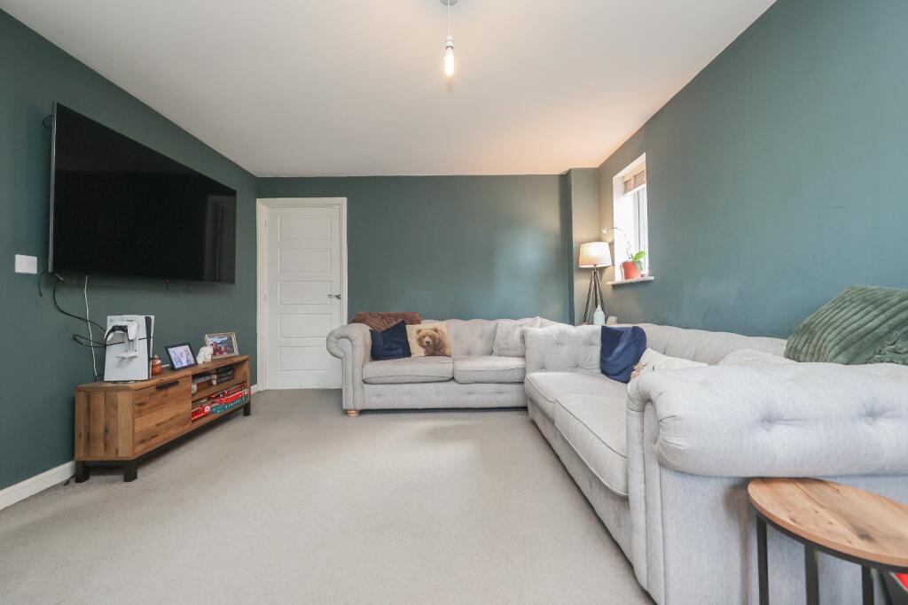 Tiber Road, North Hykeham, Lincoln, Lincolnshire, LN6 photo 4