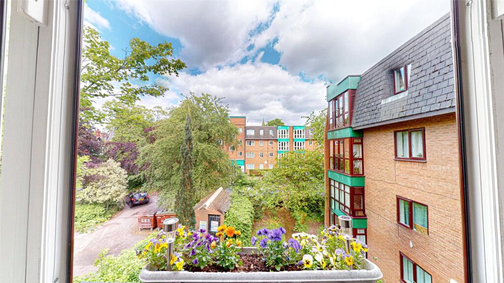Apartment in Manchester, Victoria Park, Rusholme - View 3