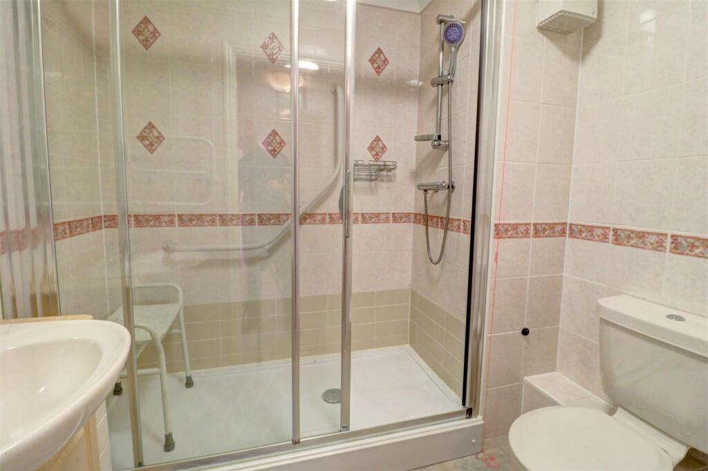 Apartment in Walsall - More