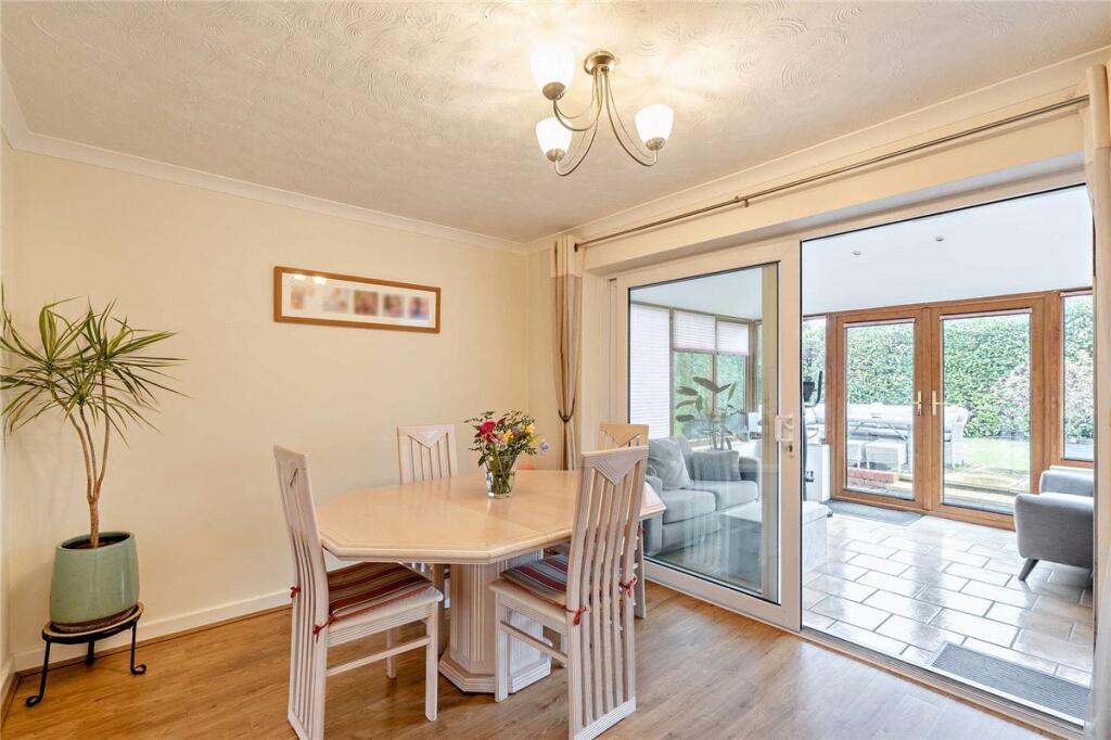 Copnor Close, Woolton Hill, Newbury, Hampshire, RG20 photo 3