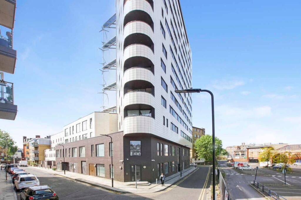 12 Tyssen Street