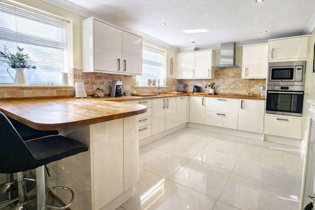 House in Gosport, Lee-on-the-Solent - View 5