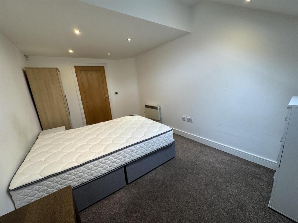 Apartment in Liverpool, Dingle - More