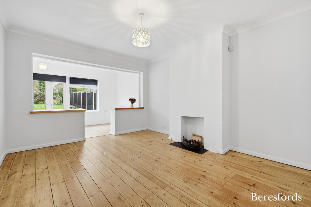 Hunter Avenue, Shenfield, CM15 photo 3