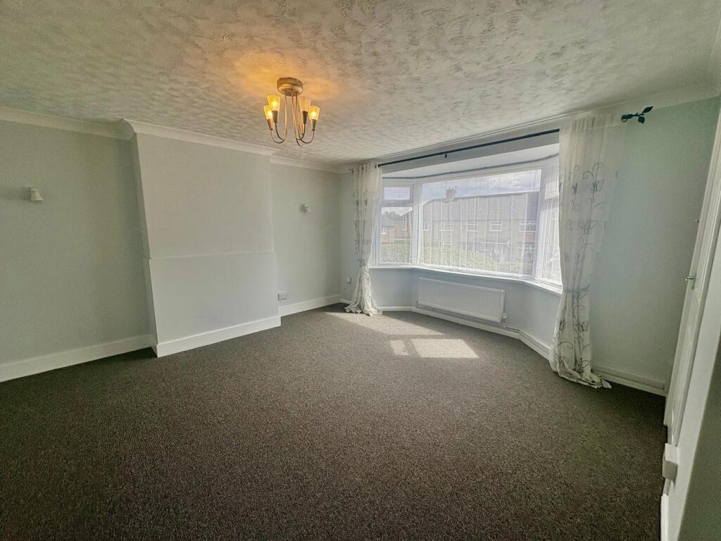 House in Nottingham, Clifton - View 4
