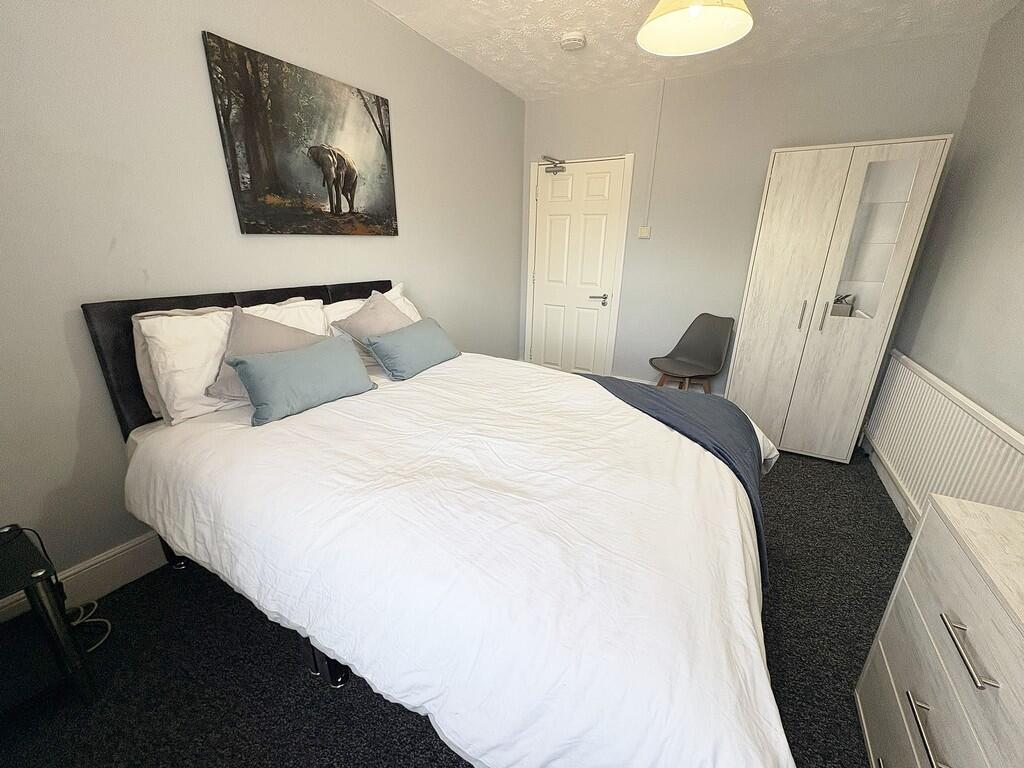 House in Southampton - View 2
