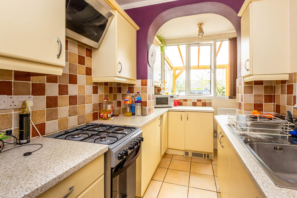 House in Rushden, North Northamptonshire - More