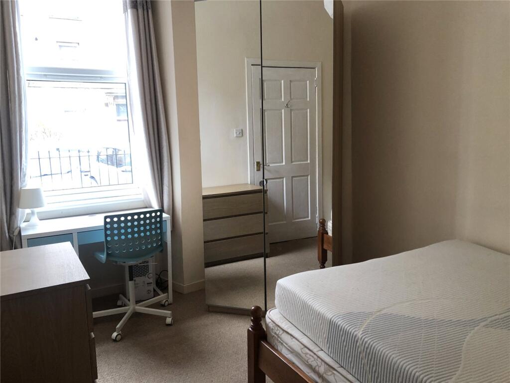 Apartment in Edinburgh - View 5