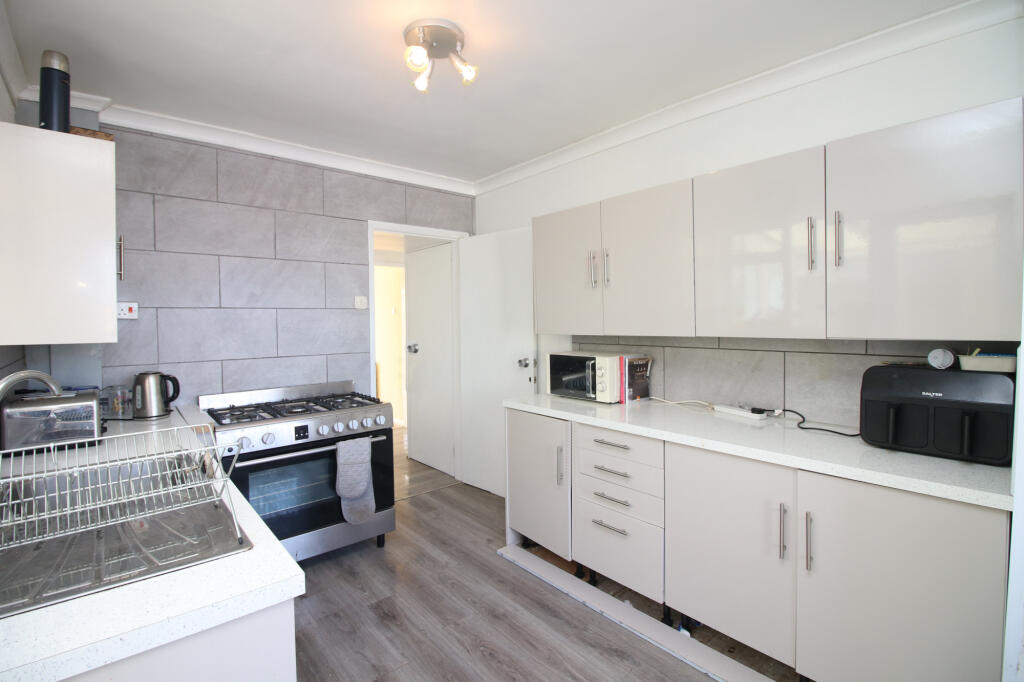 Plymouth Avenue,  Fleetwood, FY7 photo 3