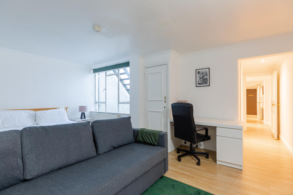 Studio flat for rent