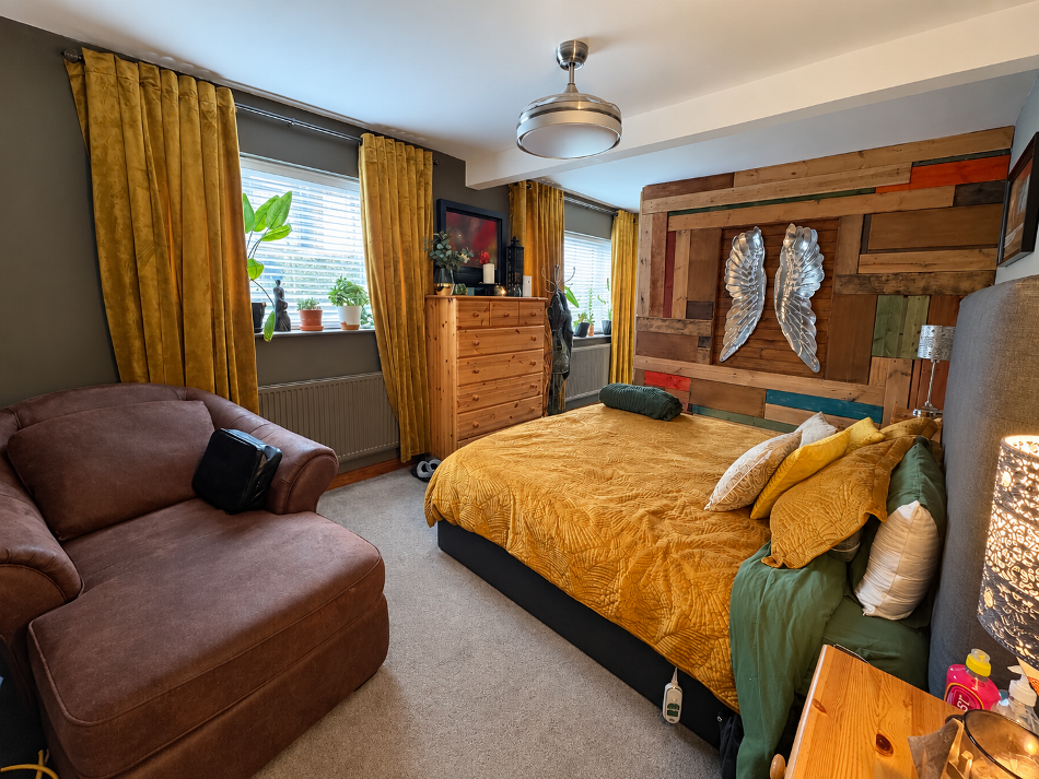 House in Lichfield, Chase Terrace, Burntwood - More