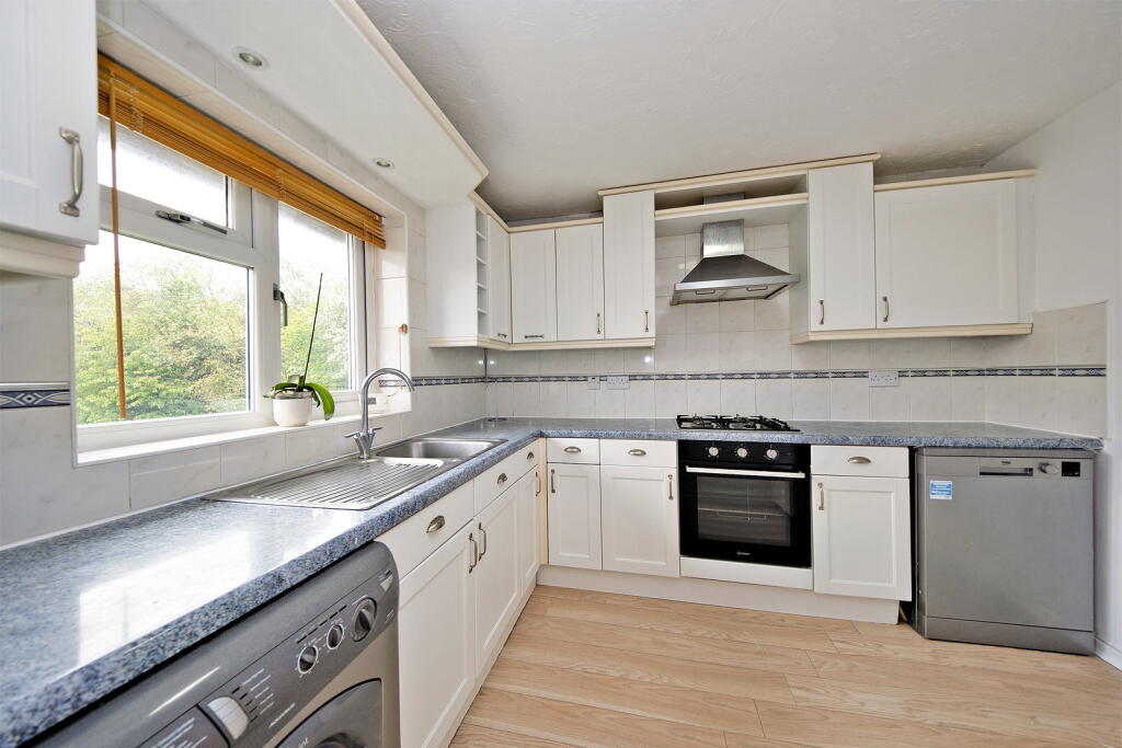 Kingfisher Way, Alwoodley, Leeds, LS17 8XA photo 4