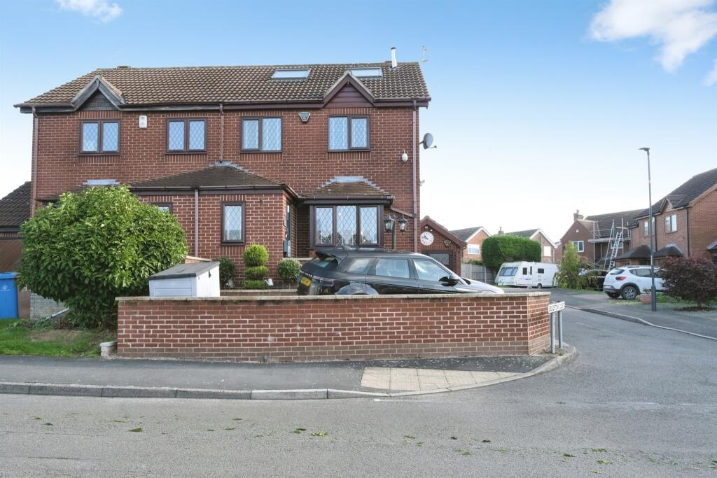 3-bed semi-detached on Gravel Pit Lane, Spondon, Derby, £270,000