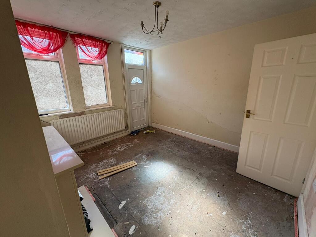 House in Sutton-in-Ashfield, Eastfield Side, Dalestorth - View 5