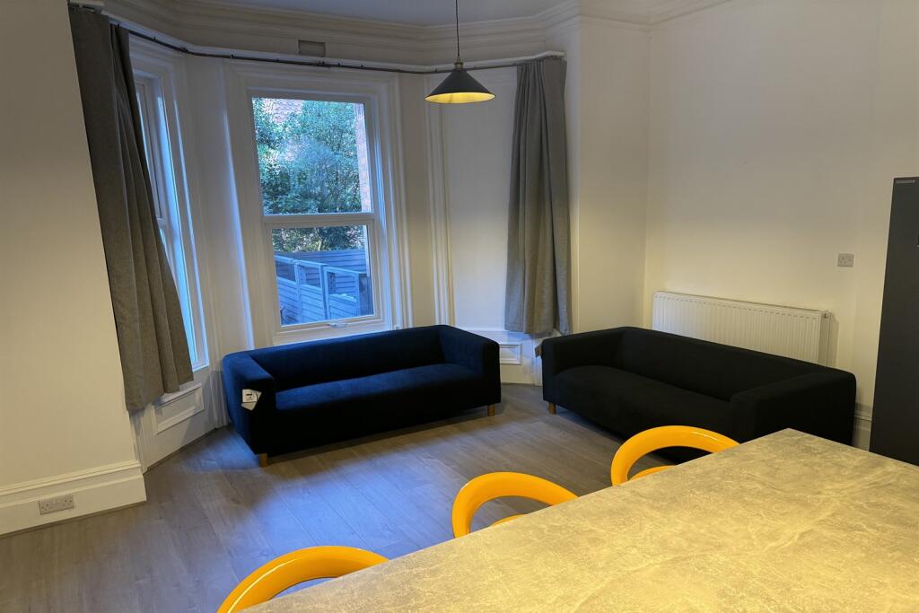 Meyrick Park Crescent, BH3 photo 4