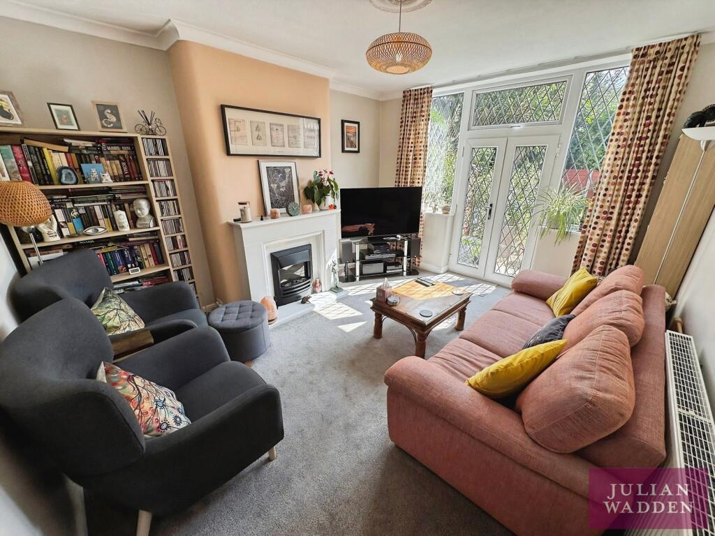 House in Manchester, Parrs Wood, Wythenshawe - View 2