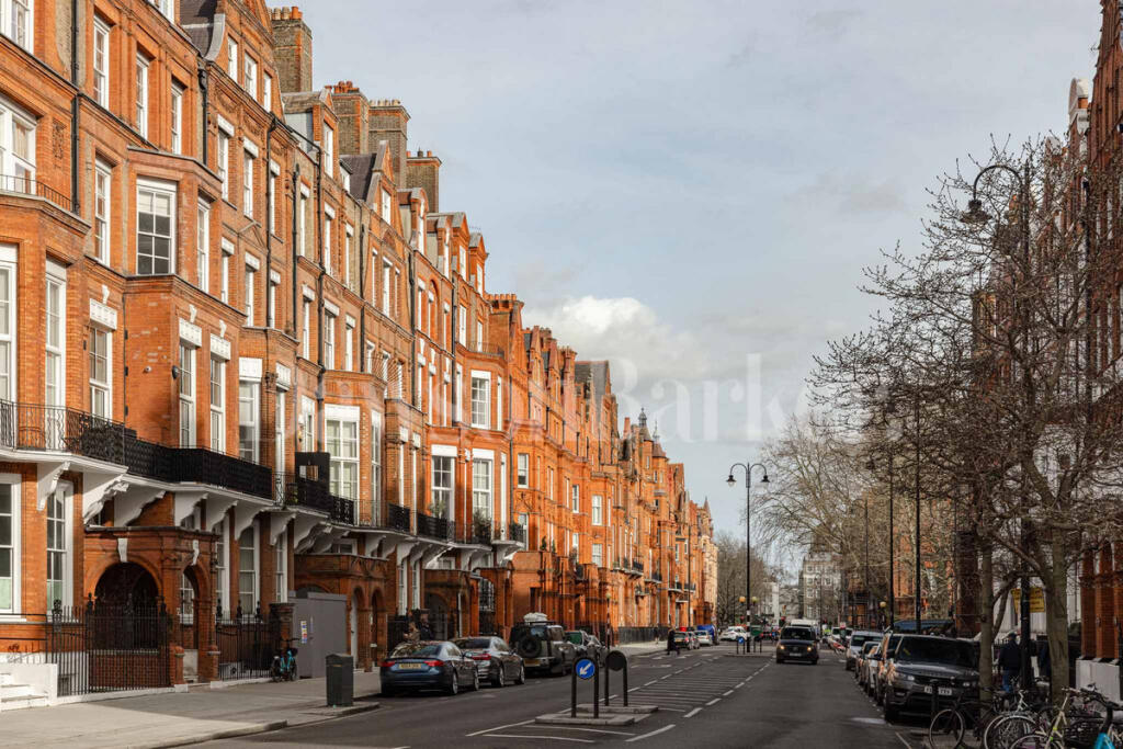 Main image of property: Pont Street, London, SW1X