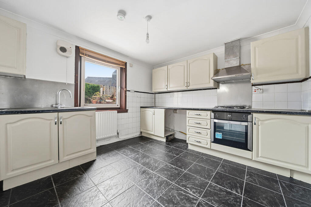 House in Coalsnaughton, Clackmannanshire - More