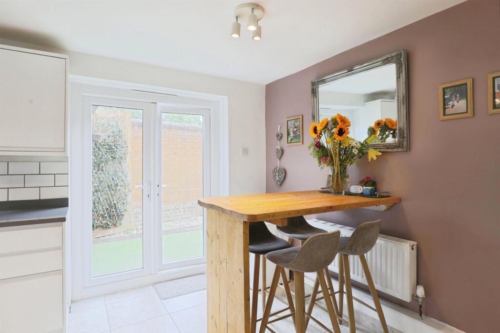 Market End Way, Bicester - View 4