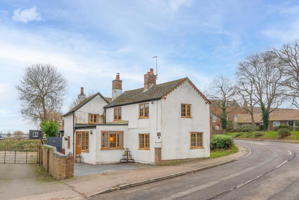 3-bed house on Toddington Road, Tebworth, Leighton Buzzard, £400,000