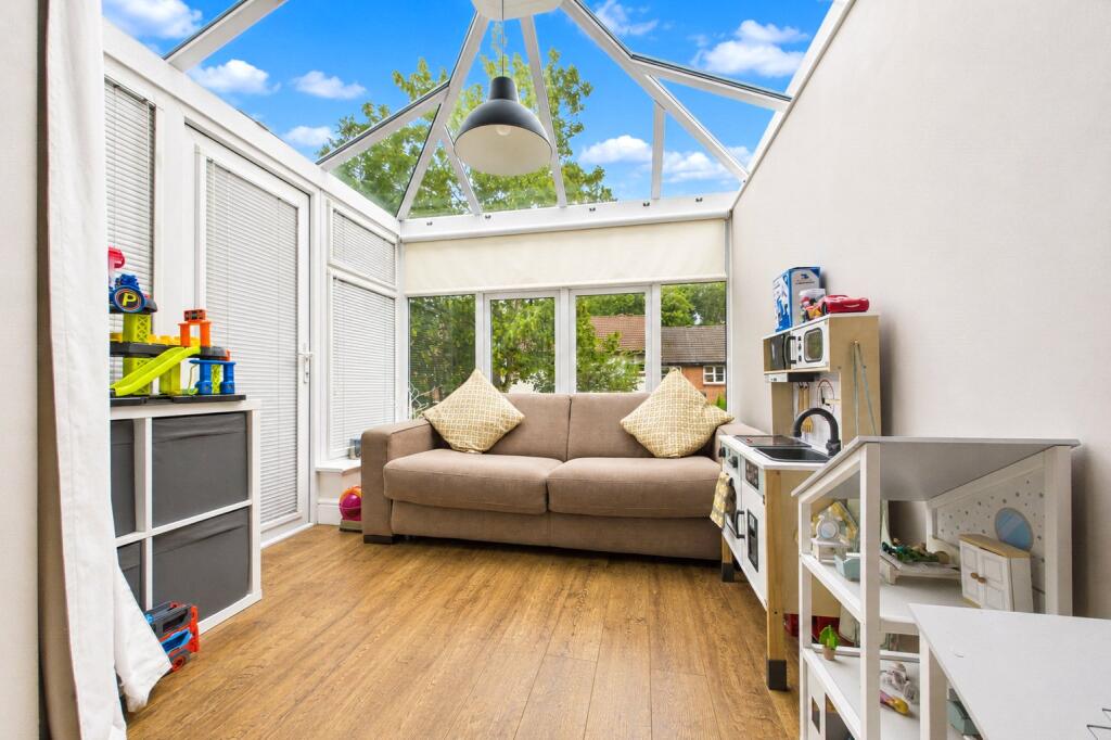 House in Purley on Thames, West Berkshire - More