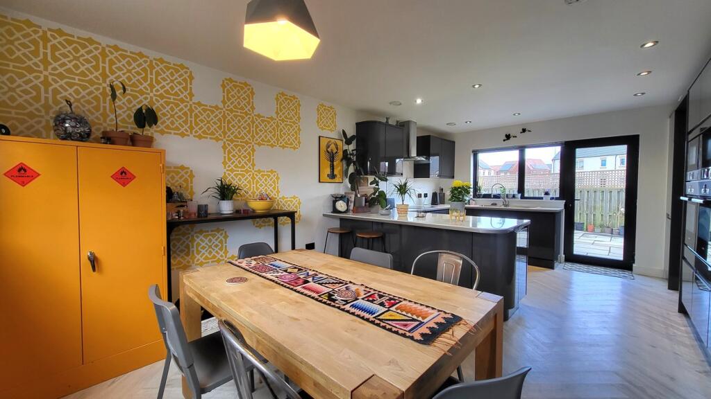 Forrest Drive, Hempsted, Peterborough, PE7 photo 3