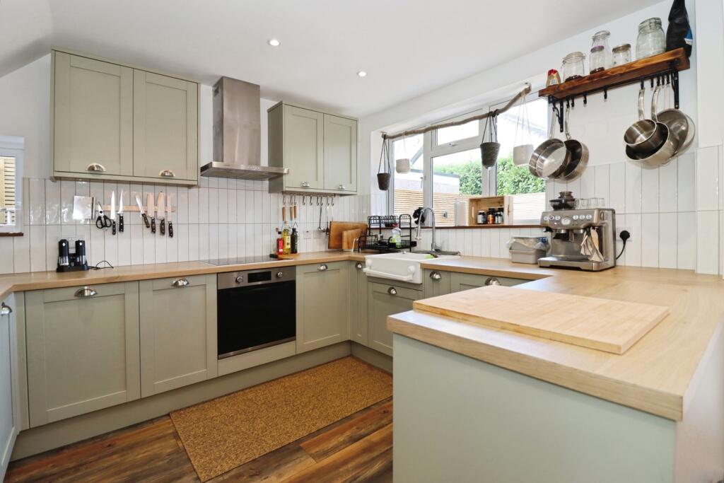 House in Bristol, Mangotsfield, Staple Hill and Mangotsfield - More