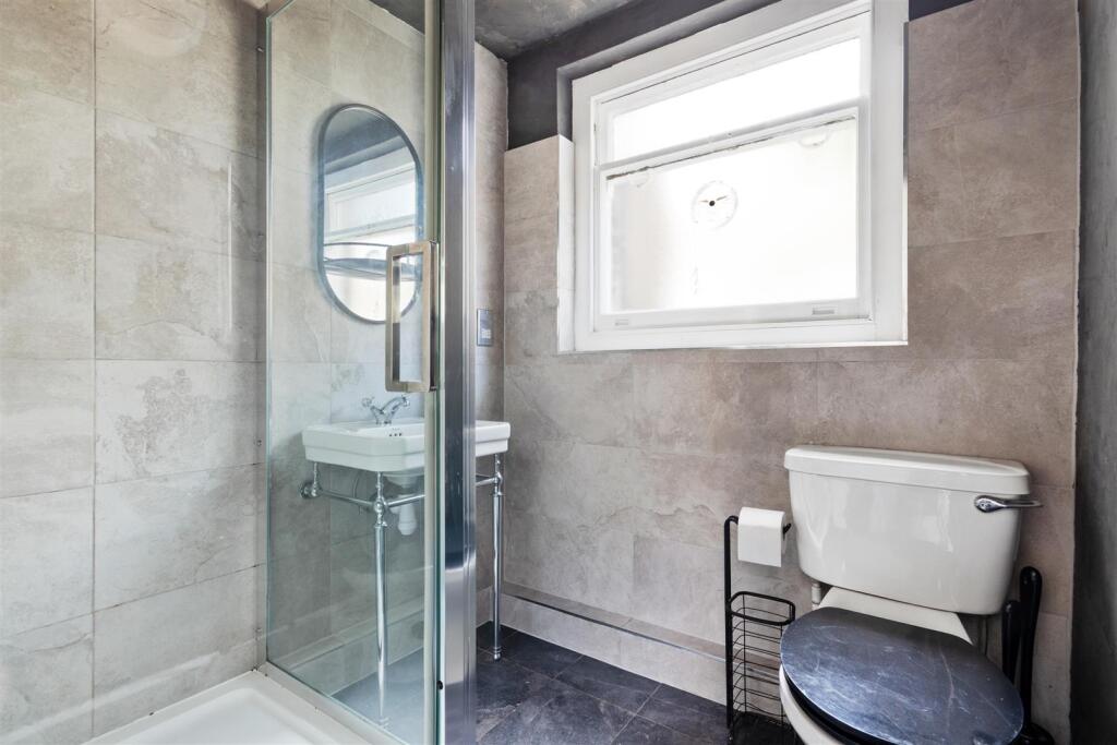 Apartment in London - View 3