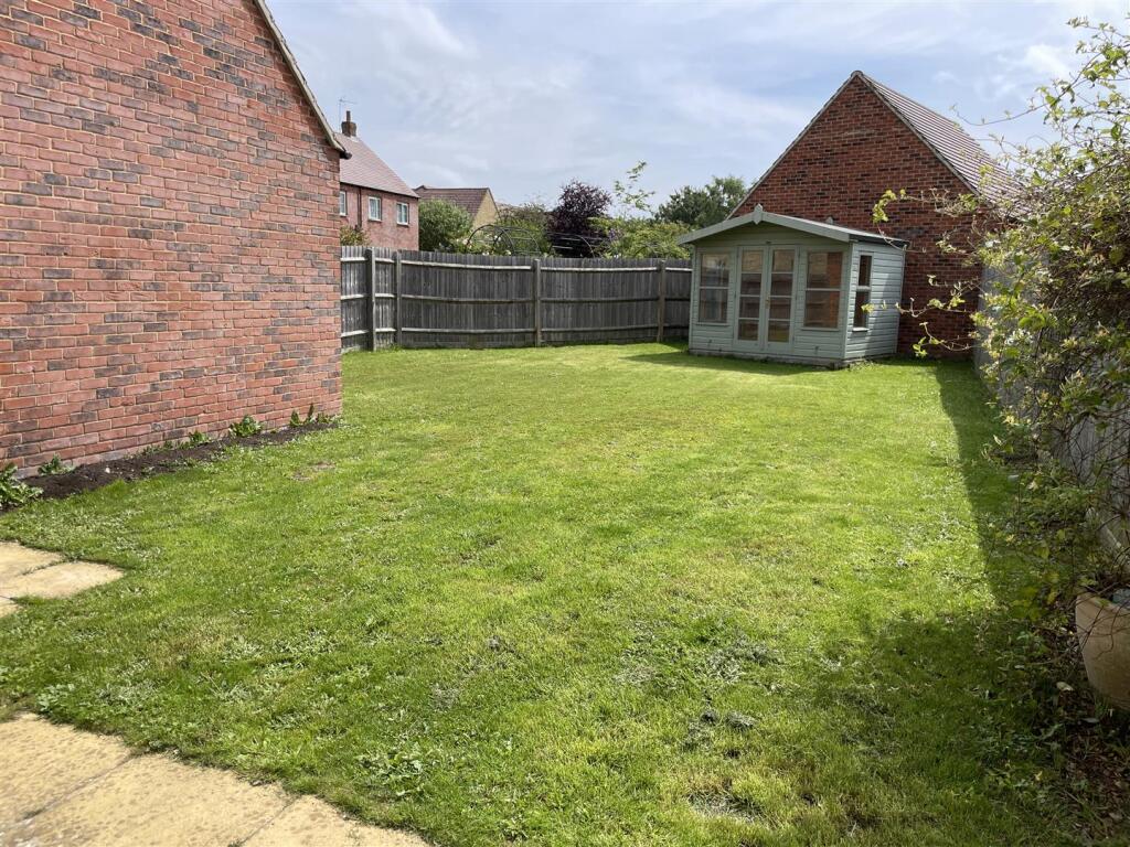 Buttercup Close, Moreton-In-Marsh photo 4