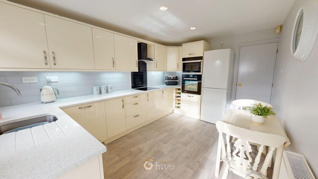 Elm Close, Rossington, Doncaster, DN11 photo 2
