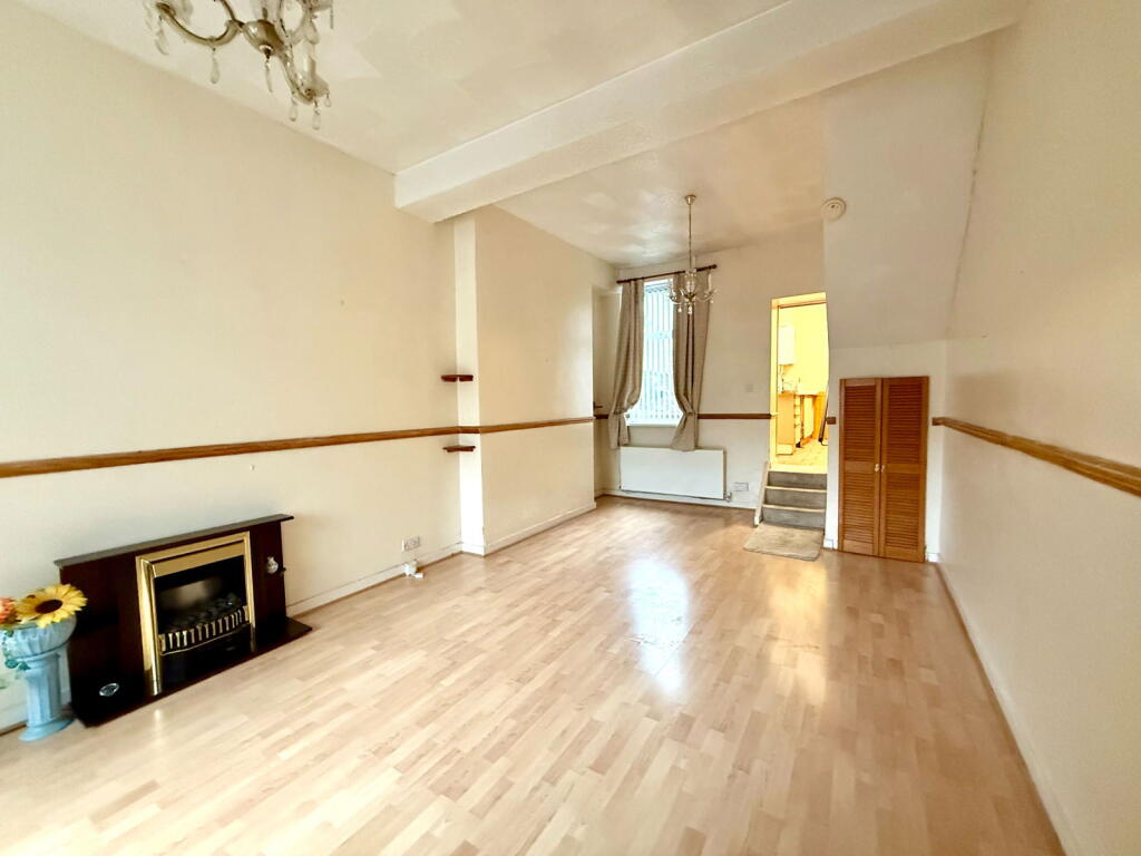 Commercial Street, Senghenydd, Caerphilly, CF83 4GY photo 5