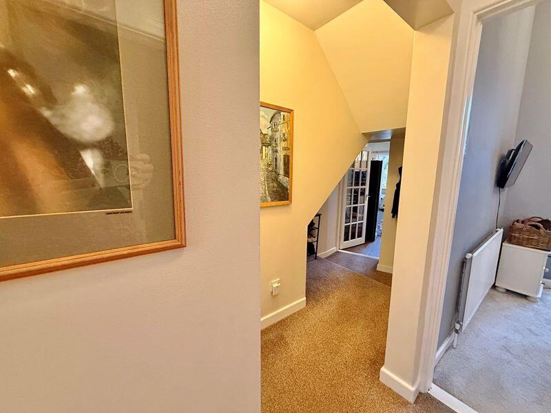 Lisson Grove, Mutley, Plymouth. Modern one bedroom ground floor flat with a garden a short distance from Mutley Plain.  photo 4